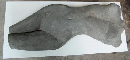 weiblicher Torso, 2009, Beton